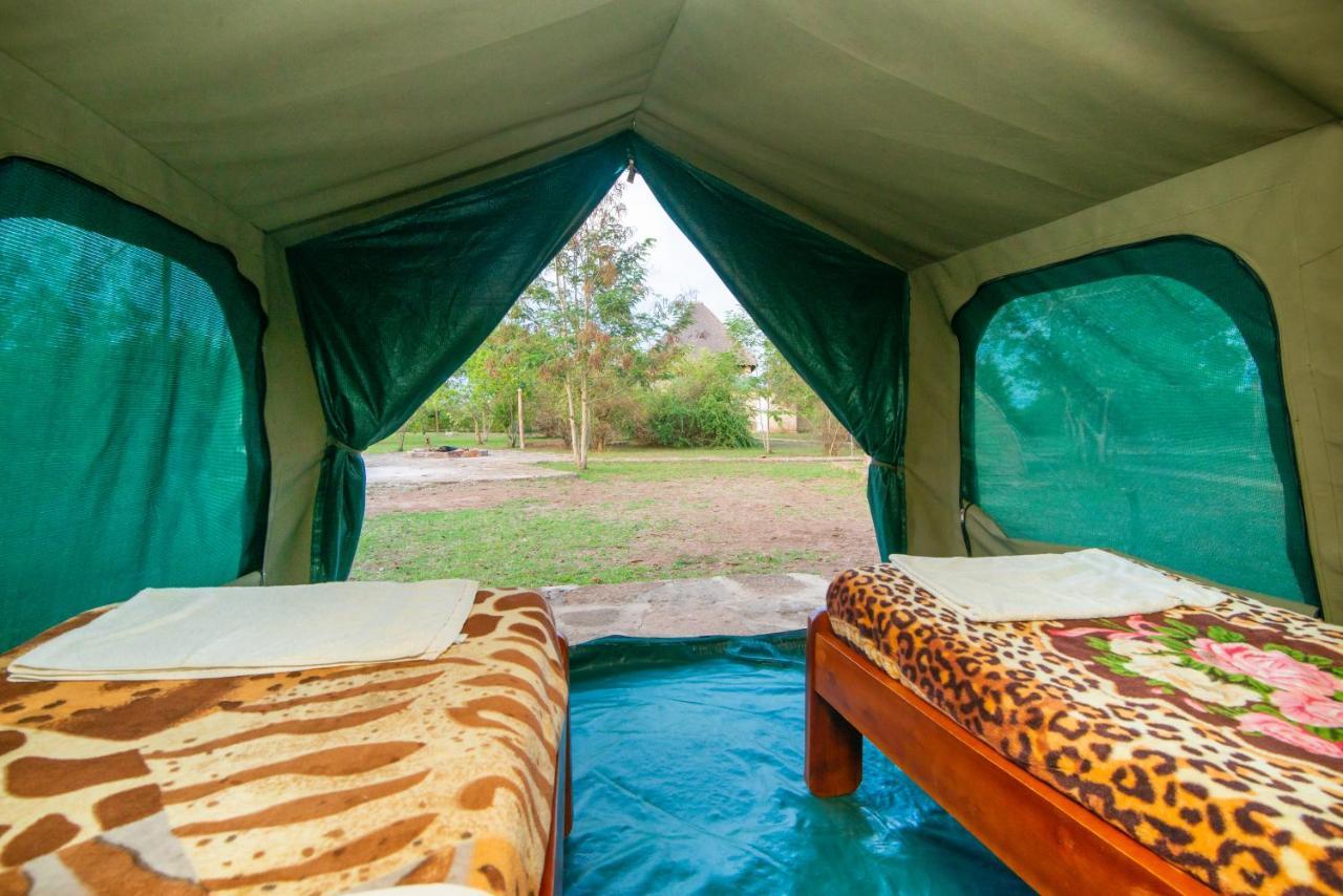 Engiri Game Lodge And Campsite Katunguru Exterior foto